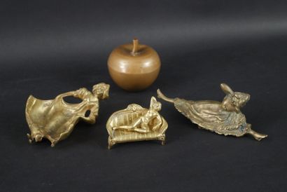 null Lot of three erotic bronze subjects, modern recasts:
-Young woman on sofa.
-Cancan
-Ashtray...