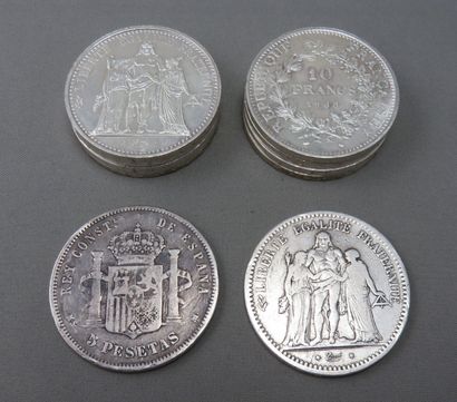 null "Lot de 10 pièces France/Espagne, en argent 900 °/00 dont : 
 8 pièces de 10...