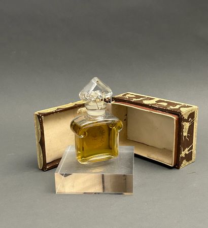 null Guerlain - "Mitsouko" - (1919)
Présenté dans son coffret en carton gainé de...