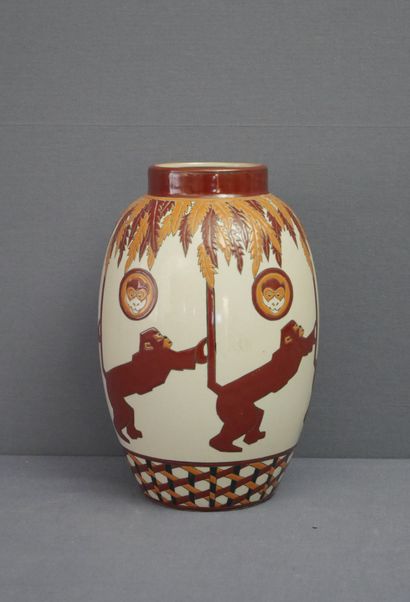 KERALOUVE Lalouvière. Vase décor aux singes...