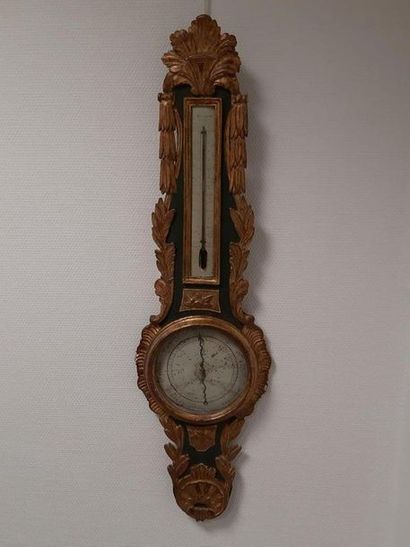 null Late 18th or early 19th century period BAROMETER in carved wood, green and gold...