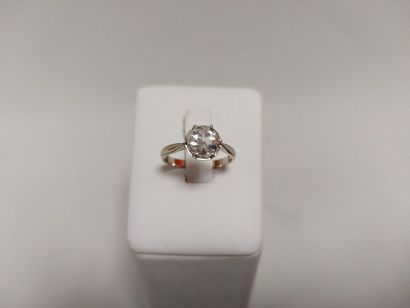 Solitaire ring in white gold set with an...