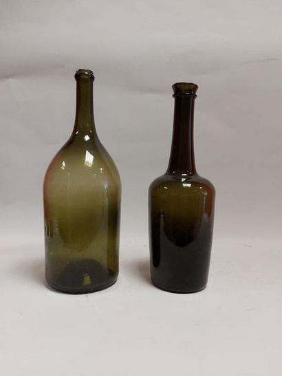 null NORMANDY 18th. 2 large blown glass bottles. Height: 37 and 40 cm