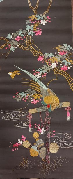 null Pair of Chinese embroideries on black satin. 125 x 52 cm approx.