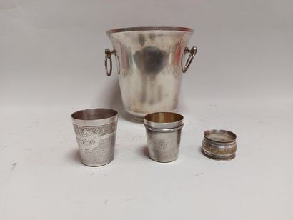 null Silver plated metal. Lot including champagne bucket with movable handles decorated...