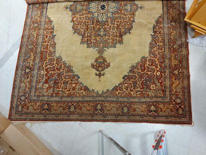 null PERSEUS, late 19th century. LARGE and thin WOOL DJAFFER TABRIZ RUG decorated...