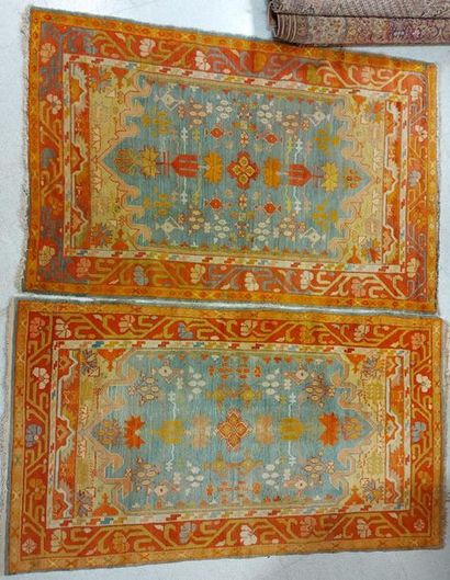 null PAIR of KOULA RUG (Turkey) circa 1930-1940 in wool with medallion decoration...