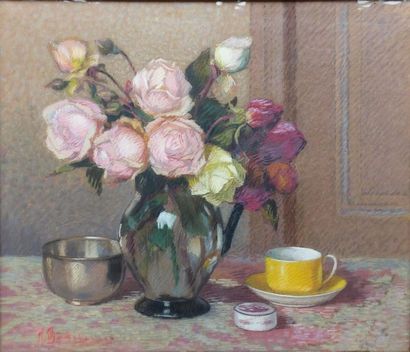 null Hippolyte MADELAINE (1871-1966)
Roses in a vase
Pastel on paper signed lower...