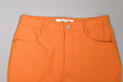 null *DVF - Diane Von Fürstenberg

Set of clothes size 2 including:

-Long wallet...