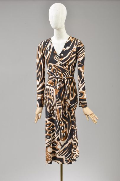 null *DVF – Diane Von Fürstenberg

Ensemble de vêtements taille XXS comprenant:

-Robe...