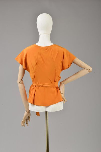 null *DVF - Diane Von Fürstenberg

Set of clothes size XXS including:

-Silk wallet...