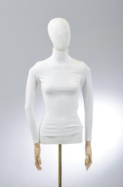 null *DVF – Diane Von Fürstenberg

Ensemble de vêtements taille S comprenant:

-Tee-shirt...
