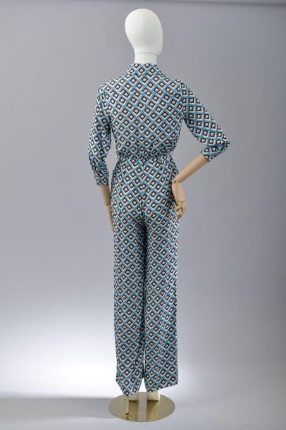 null *DVF - Diane Von Fürstenberg

Set of clothes size 0 including:

-Silk trouser...