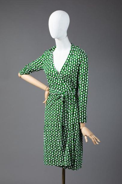 null *DVF - Diane Von Fürstenberg

Set of clothes size 0 including:

-Dress in jersey...