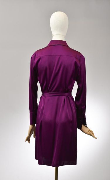 null *DVF – Diane Von Fürstenberg

Ensemble de vêtements taille 0 comprenant:

-Robe...