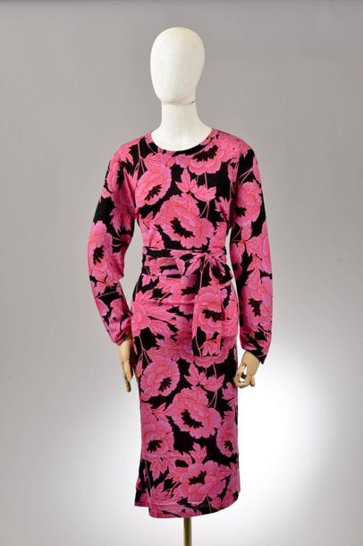 null *DVF - Diane Von Fürstenberg

Clothing set size M comprising:

-Cotton T-shirt,...