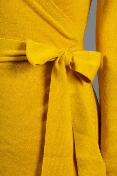 null *DVF – Diane Von Fürstenberg

Ensemble de vêtements taille M comprenant:

-Robe...