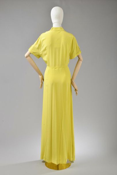 null *DVF - Diane Von Fürstenberg

Clothing set size 8 including:

-Silk wallet dress,...