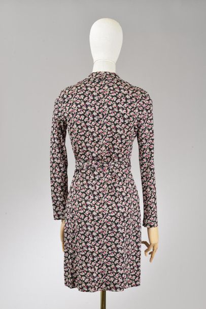 null *DVF - Diane Von Fürstenberg

Clothing set size 8 including:

-Silk wallet dress,...