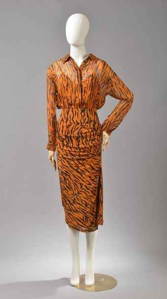 null *DVF - Diane Von Fürstenberg

Clothing set size XS comprising:

-Chiffon long...