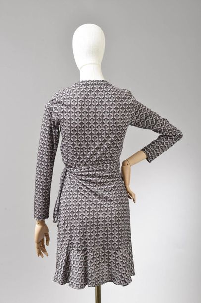 null *DVF - Diane Von Fürstenberg

Clothing set size XS comprising:

-Stretch silk...