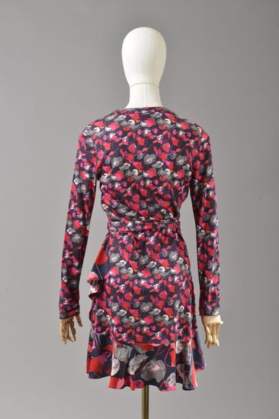 null *DVF - Diane Von Fürstenberg

Clothing set size XS comprising:

-Kimono shaped...