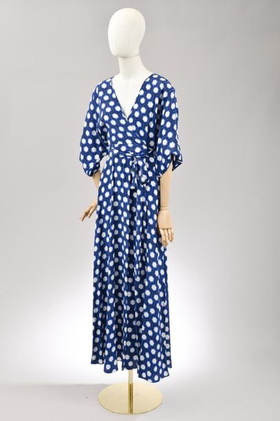 null *DVF – Diane Von Fürstenberg

Ensemble de vêtements taille L comprenant:

-Fond...