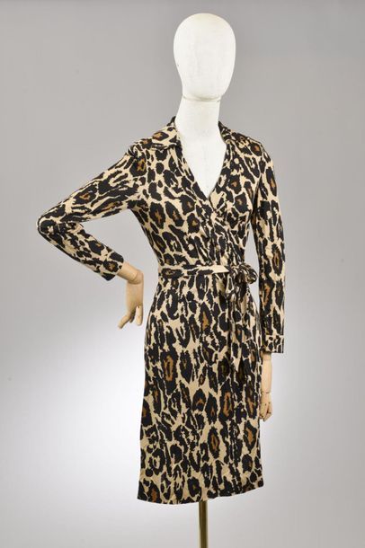 null *DVF - Diane Von Fürstenberg

Set of clothes size 14 including:

-Wrap dress...