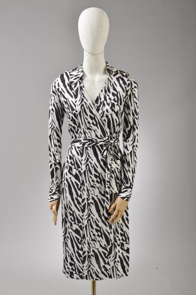null *DVF - Diane Von Fürstenberg

Set of clothes size 14 including:

-Wrap dress...