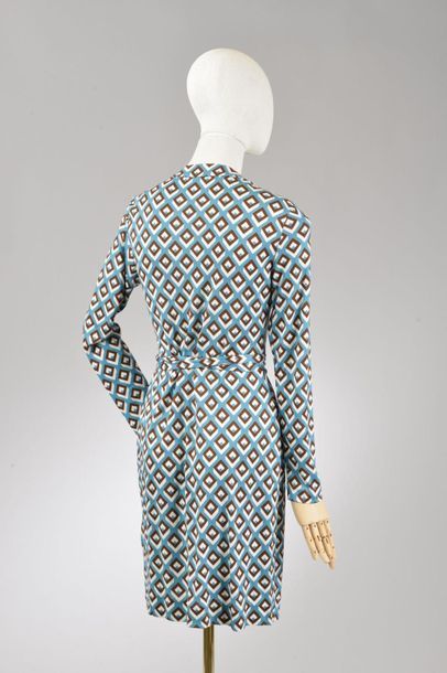 null *DVF – Diane Von Fürstenberg

Ensemble de vêtements taille XL comprenant:

-Pyjama...