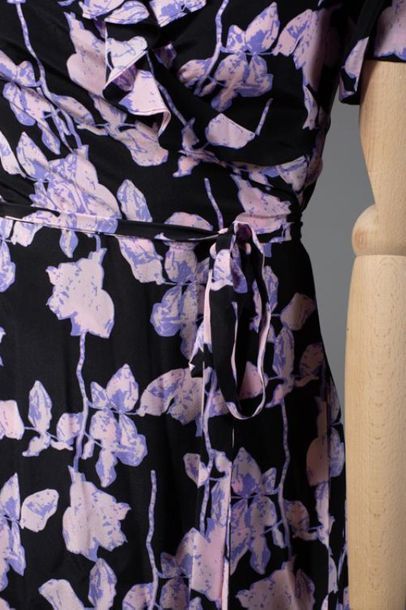 null *DVF - Diane Von Fürstenberg

Clothing set size XS comprising:

-Silk crepe...