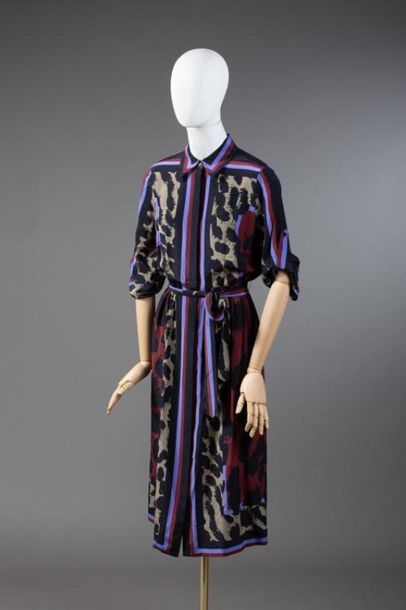 null *DVF - Diane Von Fürstenberg

Clothing set size XS comprising:

-Silk wallet...
