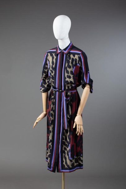 null *DVF - Diane Von Fürstenberg

Clothing set size XS comprising:

-Dress in polyester...