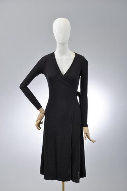 null *DVF – Diane Von Fürstenberg

Ensemble de vêtements taille XXS comprenant:

-Robe...