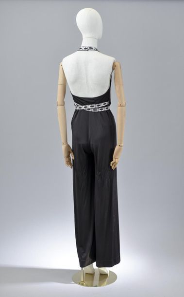 null *DVF – Diane Von Fürstenberg

Ensemble de vêtements taille 2 comprenant:

-Combinaison-pantalon...