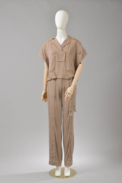 null *DVF – Diane Von Fürstenberg

Ensemble de vêtements taille XXS comprenant:

-Pyjama...