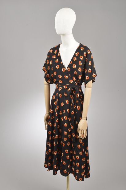 null * Diane Von Fürstenberg - DVF / Taille XS

Ensemble comprenant:

-Robe mi-longue...