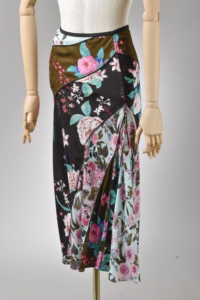 null Size XXS, Set including:

Mid-length skirt in artificial silk and viscose, Model...
