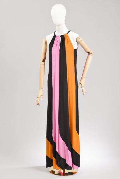 null Size XXS, Set includes:

Long dress in silk known as crepe de Chine, Model "DVF...