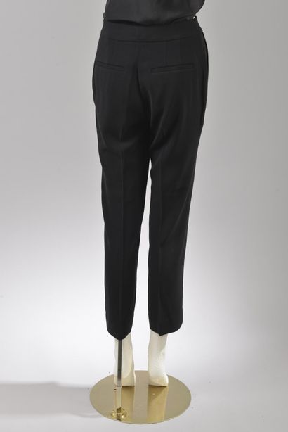 null * Taille 0, Ensemble comprenant:

-Pantalon en triacétate stretch, Modèle "DVF...