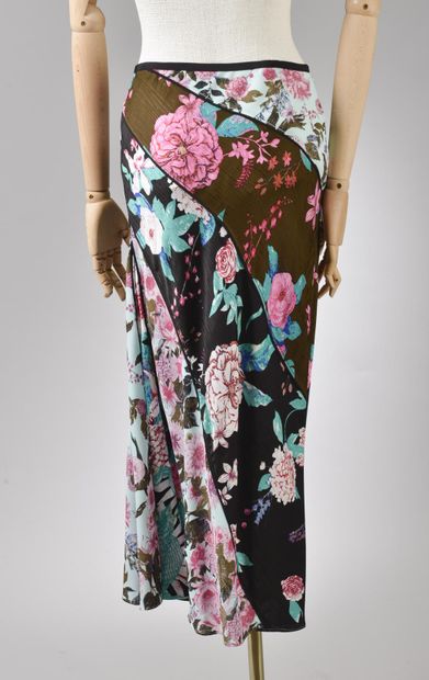 null Size XXS, Set including:

Mid-length skirt in artificial silk and viscose, Model...