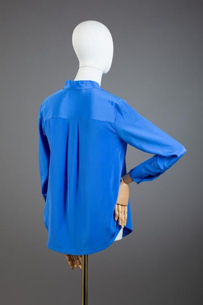 null Size XXS, Set includes:

Silk blouse, Model "DVF Sanorah", azure blue color...
