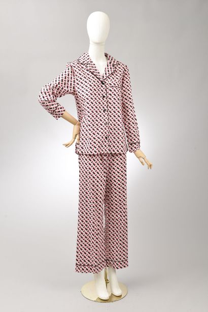 null * DVF – Diane Von Fürstenberg 

Taille M

Ensemble comprenant:

-Pyjama en coton...