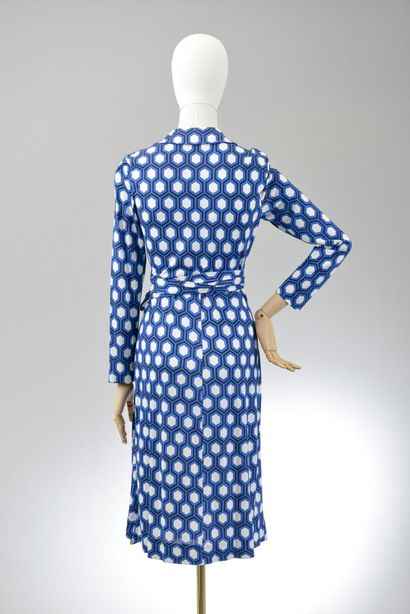 null *Size XXS DVF - Diane Von Fürstenberg

Set including:

-Silk jersey wrap dress,...