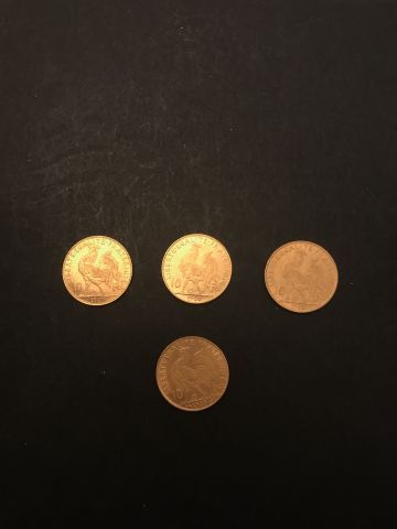 null 
Four 10 Francs Gold coins MARIANNE/COQ



Lot sold by designation and kept...
