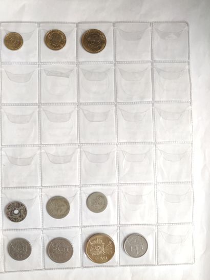 null 
FRANCE 




Lot of 
292 French coins various metals: 




5 Francs to 1 centime...