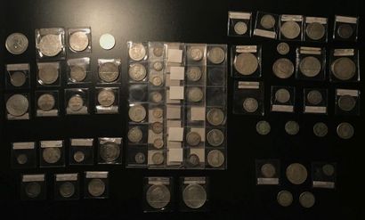 null 
Quatre-vingt douze (92) pièces la plupart en argent quelques-unes en nickel...