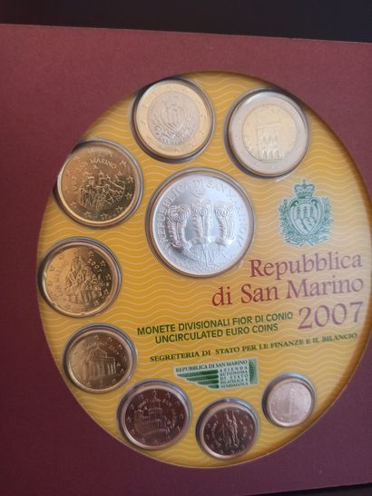null Set of 7 boxes

Without Marin : complete sets 2 and 1 €UROS , 50, 20, 10, 5,...