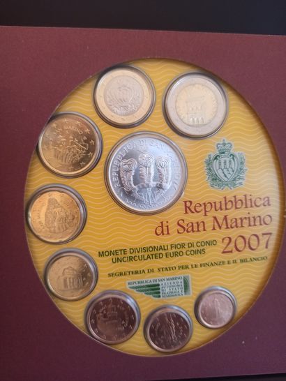 null Set of 7 boxes

Without Marin : complete sets 2 and 1 €UROS , 50, 20, 10, 5,...