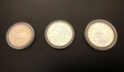 null 
Lot de 46 pièces de 10 €UROS et 5 €UROS




France Les €uros des Regions argent...